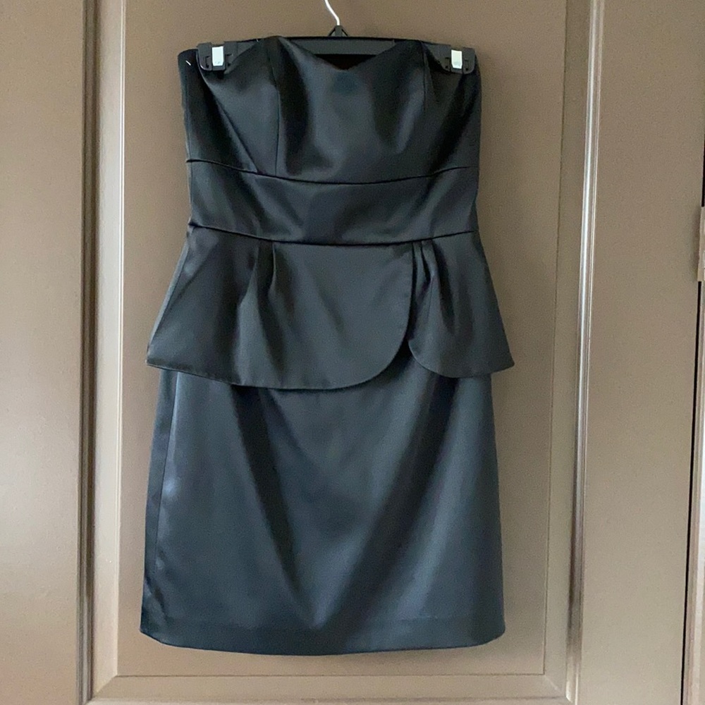 Laundry Size 4 Tulip Strapless Cocktail Dress